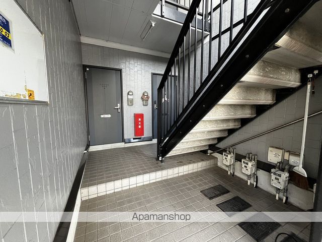 コンフォート西中島の玄関写真