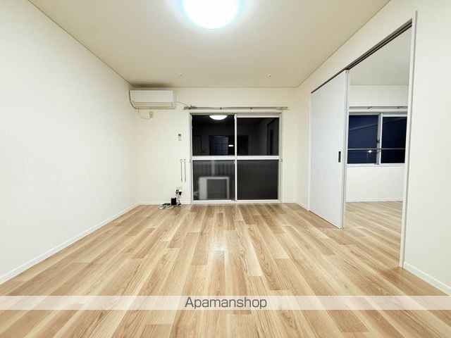 フレグランス桃の内装写真