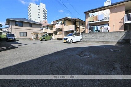 ハイカムール鷹子[2LDK/51.39m2]の駐車場