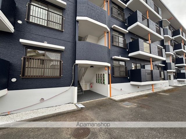 宮ノ脇マンションの玄関写真