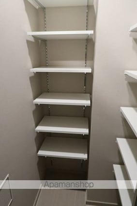 ローレルタワールネ浜松町[1R/27.14m2]の収納