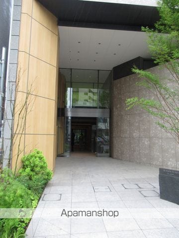 シーズンフラッツ仙台鉄砲町の玄関写真