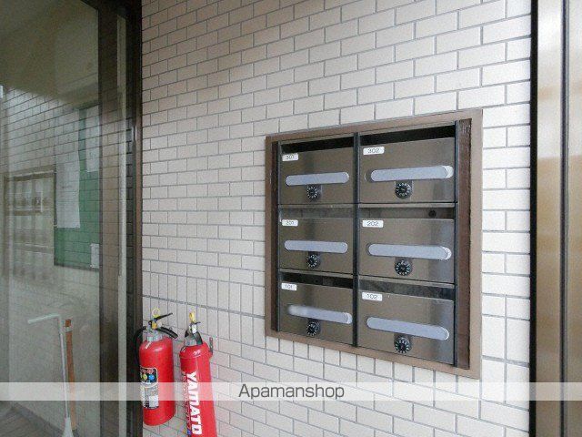 ボア伏見の玄関写真