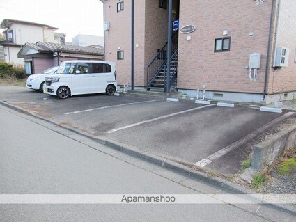 タウンヒルズ高松[1LDK/39.81m2]の駐車場