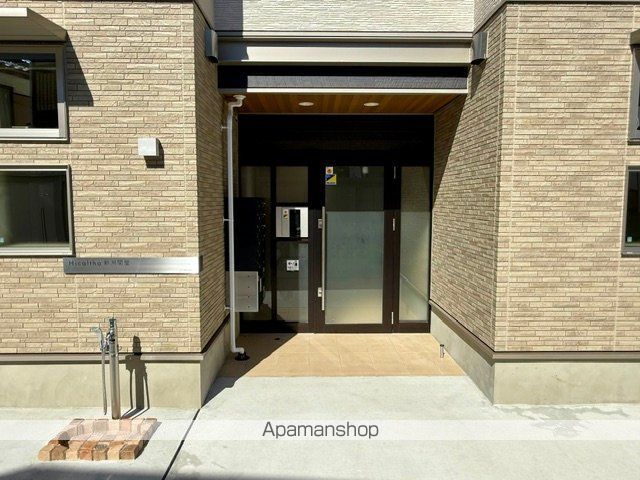 ヒカルサ新潟関屋の玄関写真