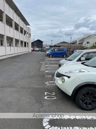 ルミエール[1K/26.71m2]の駐車場