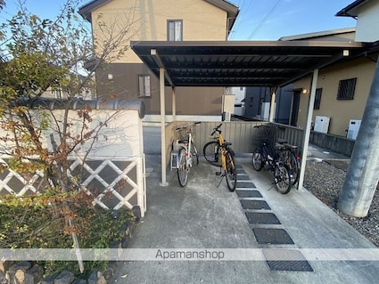 Ｄーｒｏｏｍ京香[1LDK/40.53m2]の駐車場