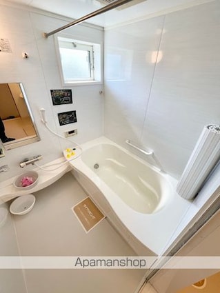 リビングタウン湖都ヶ丘ＩＩ　Ａ棟[2LDK/62.06m2]のバス