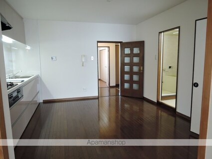 大阪府岸和田市下池田町１丁目[3DK/64.22m2]の内装2