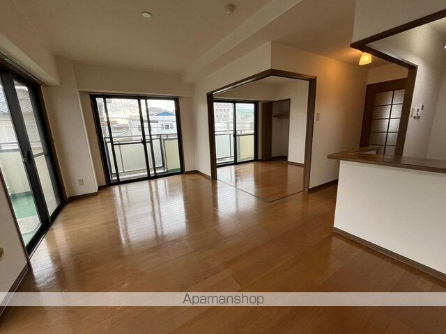 和歌山県和歌山市紀三井寺[2LDK/59.4m2]のリビング・居間