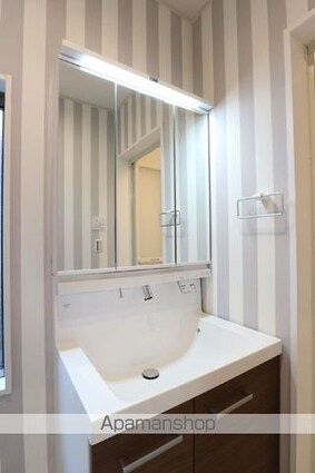 西東京市新町５丁目戸建[5SLDK/138.75m2]の洗面所