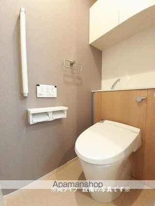 シーズンライツ[1LDK/50.05m2]のトイレ