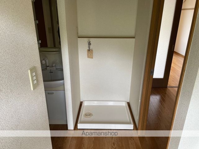 エステート三成Bの内装写真