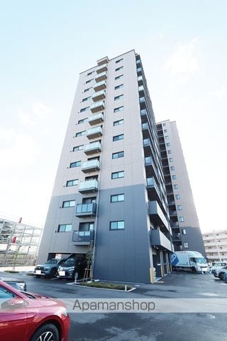 ロイヤルガーデン中吉野 N棟の外観写真