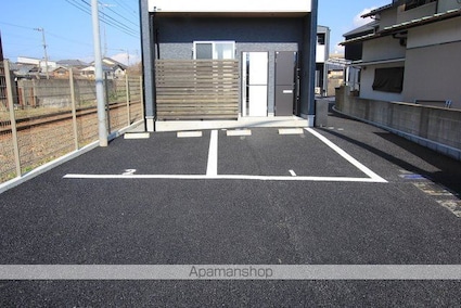 ボン・プレサージュ郡中[1LDK/39.31m2]の駐車場