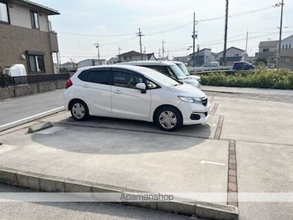 Ｋ　ＳＴＡＧＥ[2LDK/53.98m2]の駐車場