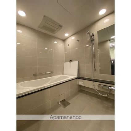 ザ・パークハウス千代田六番町[3LDK/105.94m2]のバス