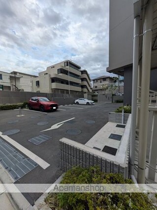 東京都中野区弥生町２丁目[1LDK/40.36m2]の駐車場