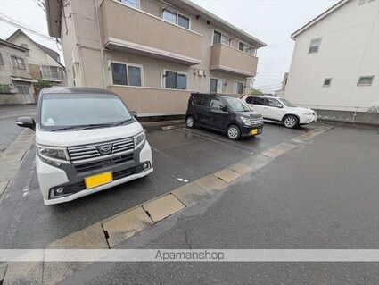 クオーレ　Ａ棟[2LDK/59.58m2]の駐車場