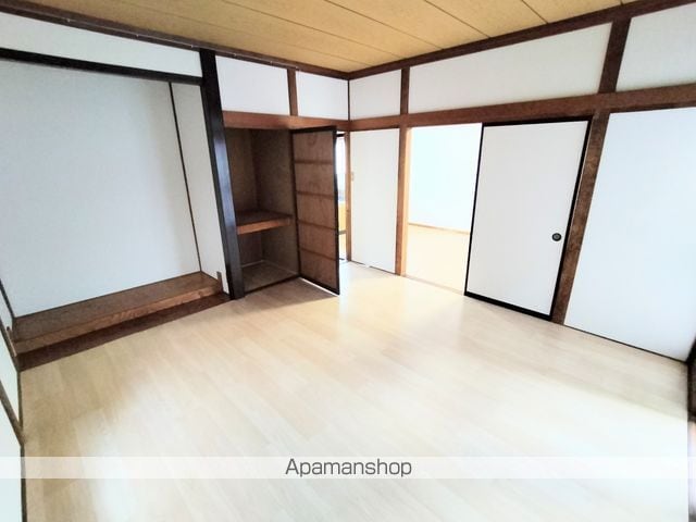 長野市 2階建 築43年の内装写真