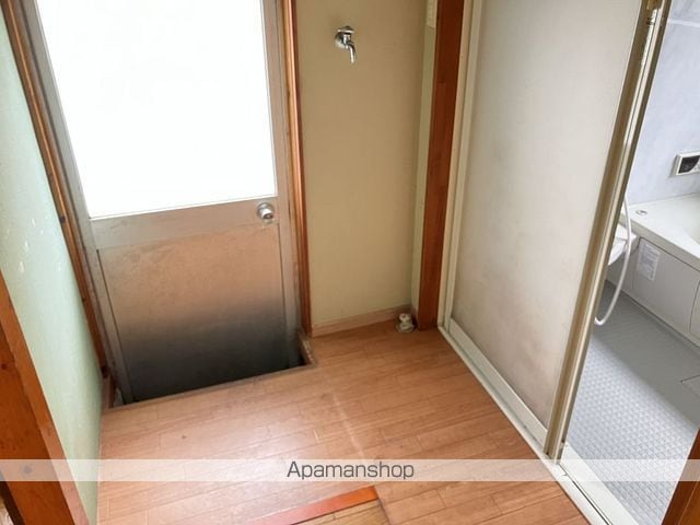 ＪＲ常磐線 泉駅 バス乗車時間：15分 最寄りバス停で下車 徒歩10分 2階建 築56年の内装写真