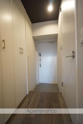 Ｔｈａｍｅｓ　ｇａｒｄｅｎ　ｐｌａｃｅ[1K/28.52m2]の玄関