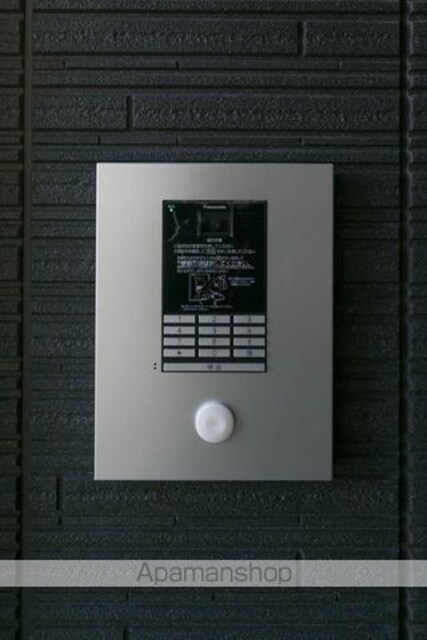和歌山県和歌山市木広町５丁目[2LDK/65.85m2]のエントランス1