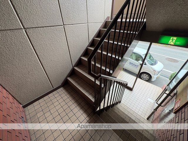 第一寺方ハイツの玄関写真