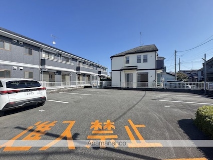 グランデュール瀬戸岡[3LDK/60.68m2]の駐車場