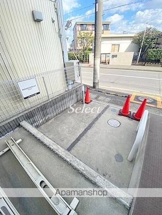 リブリ・Ａｑｕａｍａｒｉｎｅ　横須賀[1K/26.08m2]の駐車場