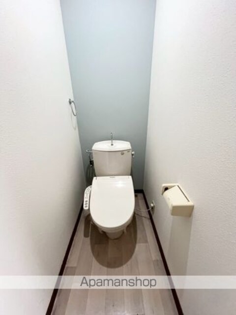 和歌山県和歌山市吹上４丁目[3LDK/65.3m2]のトイレ