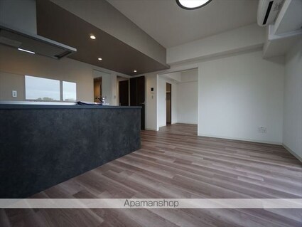 愛知県名古屋市北区志賀町４丁目[2LDK/71.2m2]の内装2