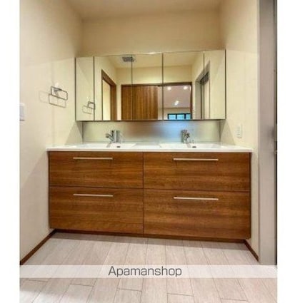 東京都世田谷区駒沢２丁目[3LDK/127.49m2]の洗面所