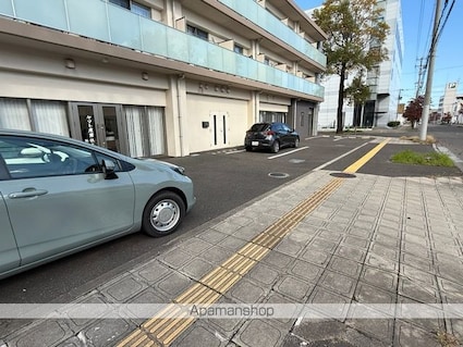ベレタ卸町[1K/24.8m2]の駐車場