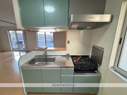 リビングタウン湖都ヶ丘ＩＩ　Ａ棟[2LDK/62.06m2]のキッチン