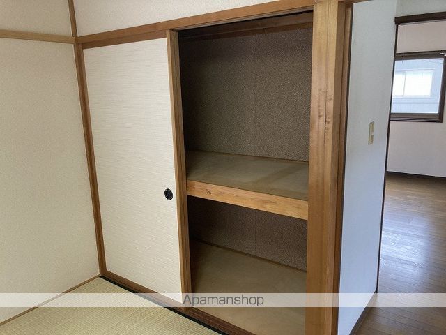 新潟市西区 2階建 築32年の内装写真