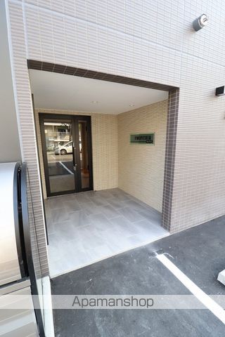 フロンティアの玄関写真