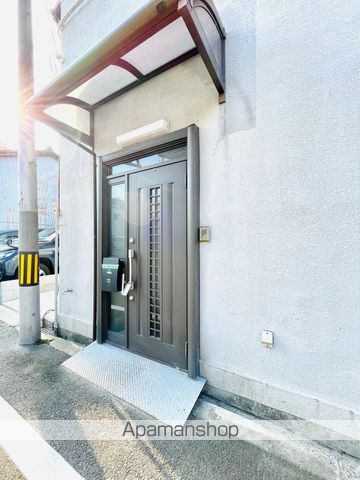 赤川戸建の玄関写真