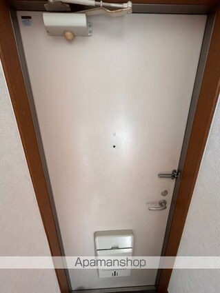 広島県呉市中央３丁目[1R/27m2]の玄関