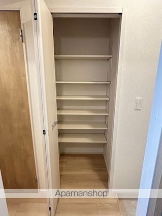 ウエスト　コミタリアⅢ[1LDK/42.59m2]の内装4