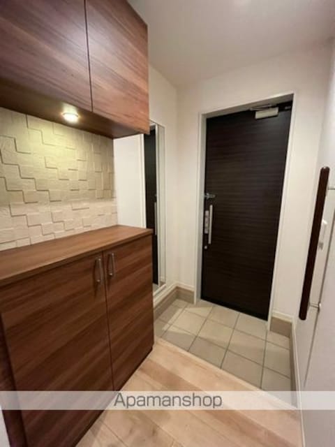 和歌山県和歌山市小雑賀[2LDK/61.66m2]の玄関