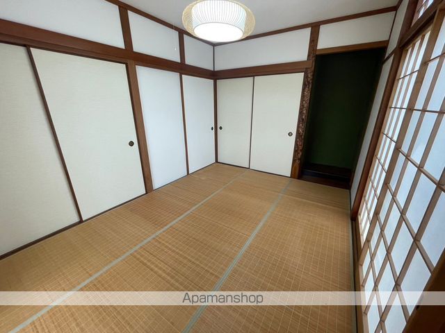 山口市 2階建 築45年の内装写真