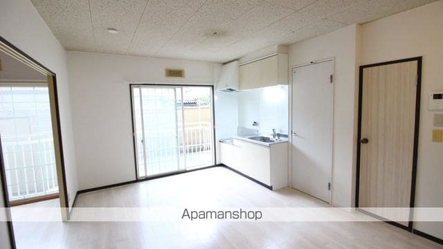 ツインハイツ薬王寺Aの内装写真