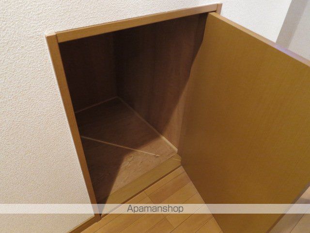 パインラトールの内装写真