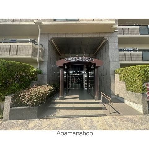 グローリアスヒルズ高蔵寺白山町の玄関写真