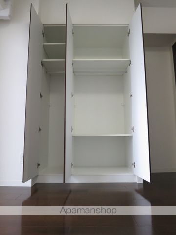 ELEVEHIGASHITEMMAの内装写真