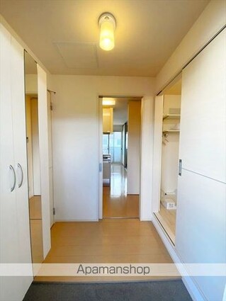 ジョイフルタウン西岡[1LDK/40.07m2]の玄関