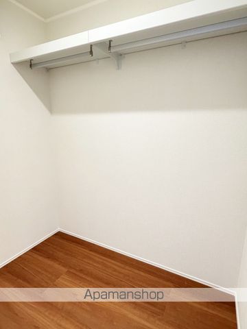 WEST FIELDの内装写真