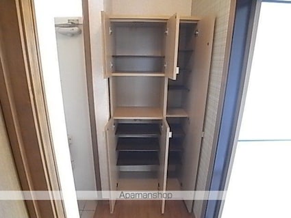 ハイツプリティウッド[2LDK/50.92m2]の玄関