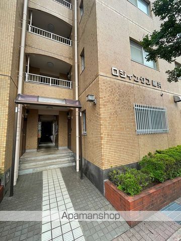 ロジィングス藤井の玄関写真